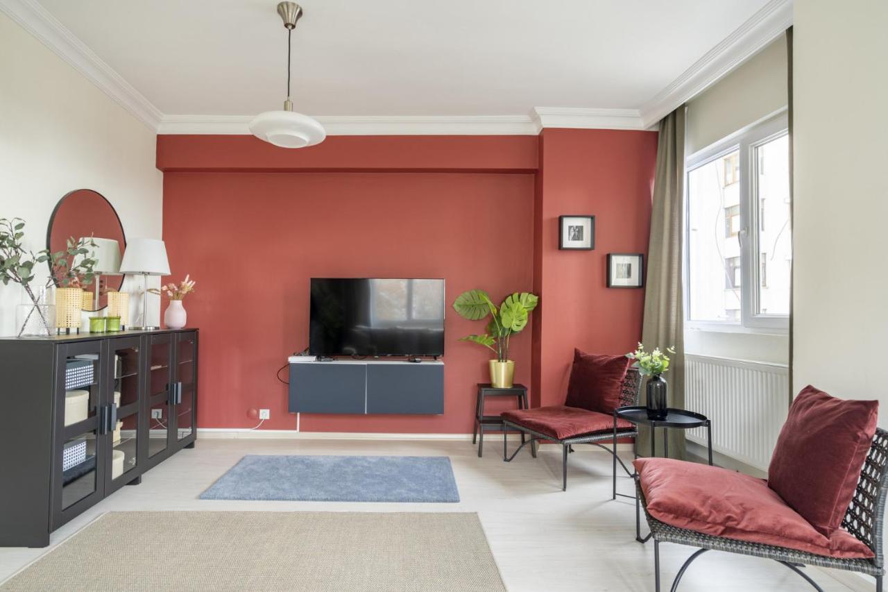 イスタンブールModern Flat With Balcony On Bagdat Streetアパートメント エクステリア 写真