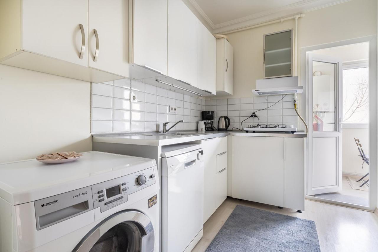 イスタンブールModern Flat With Balcony On Bagdat Streetアパートメント エクステリア 写真