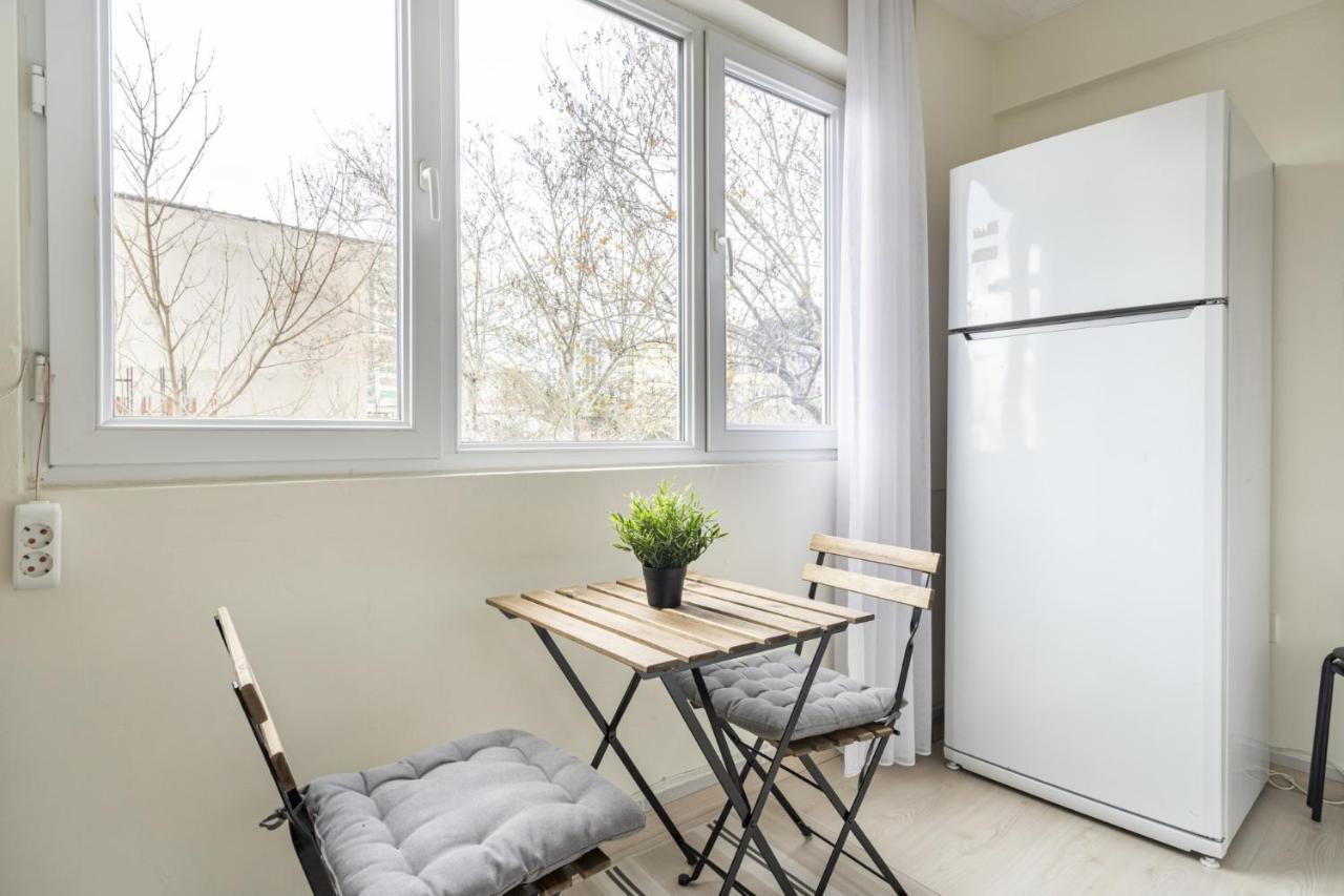 イスタンブールModern Flat With Balcony On Bagdat Streetアパートメント エクステリア 写真